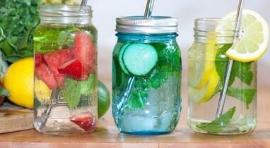 مثال على قائمة النظام الغذائي للشرب لمدة 7 أيام